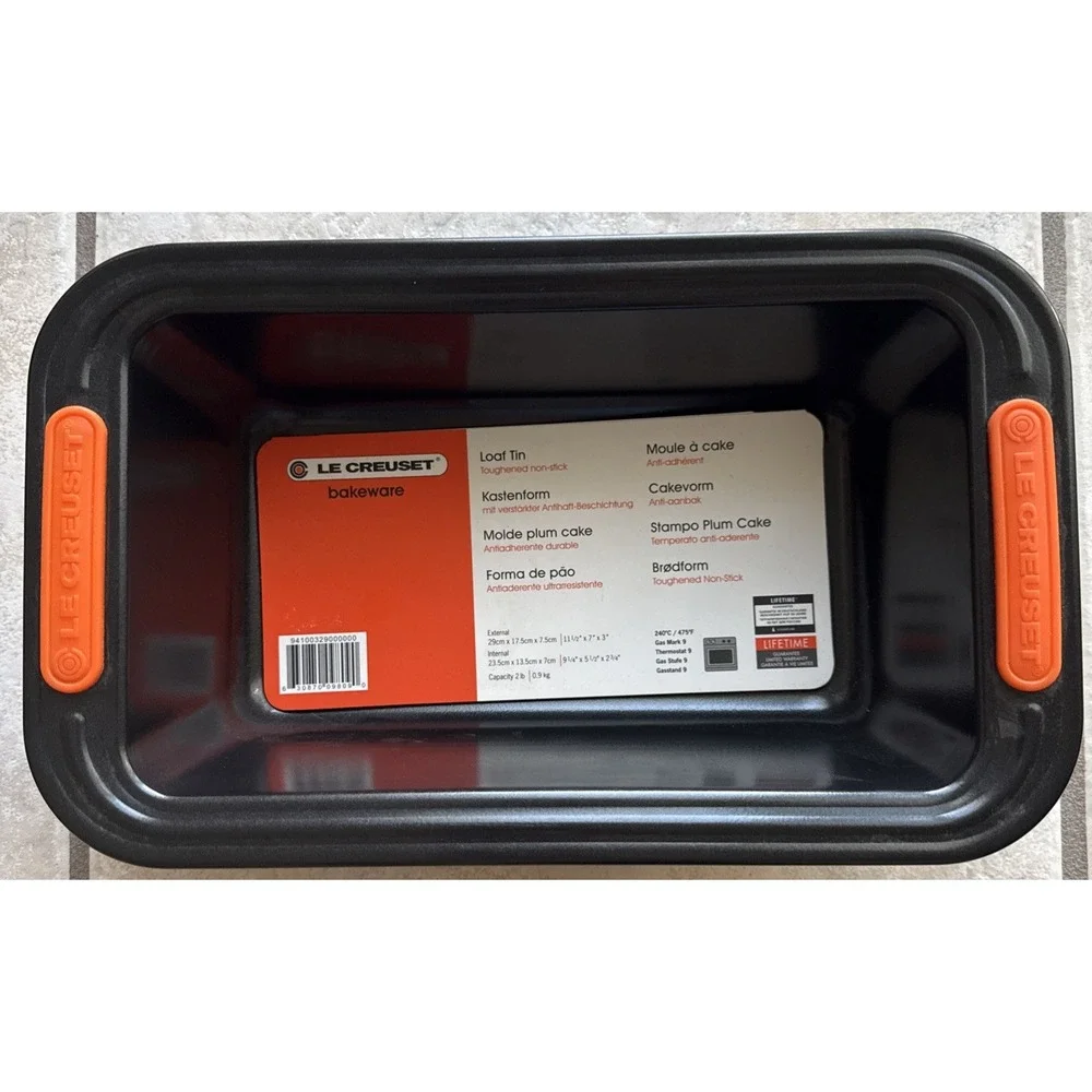 LE CREUSET NON STICK BAKEWARE LOAF TIN, 11.5